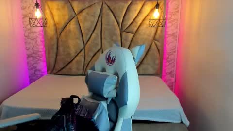 Snapshot of queen_perla_ chatting on January 29, 2025, 11:30 am online show from January 29, 2025, 11:30 am