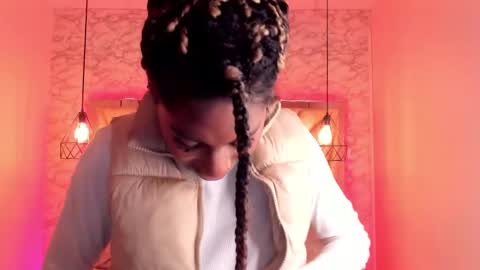 Snapshot of queen_perla_ chatting on February 1, 2025, 2:56 pm online show from February 1, 2025, 2:56 pm