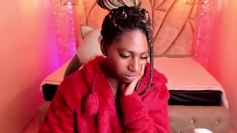 Snapshot of queen_perla_ chatting on February 2, 2025, 12:02 pm online show from February 2, 2025, 12:02 pm