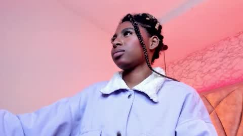 Snapshot of queen_perla_ chatting on February 8, 2025, 4:04 pm online show from February 8, 2025, 4:04 pm