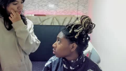 Snapshot of queen_perla_ chatting on February 9, 2025, 12:19 pm online show from February 9, 2025, 12:19 pm