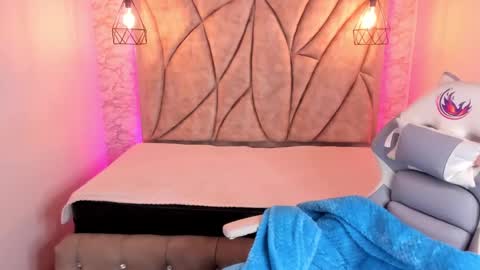 Snapshot of queen_perla_ chatting on February 26, 2025, 12:03 pm online show from February 26, 2025, 12:03 pm