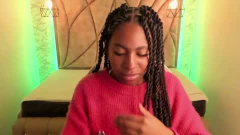 Snapshot of queen_perla_ chatting on February 28, 2025, 8:18 pm online show from February 28, 2025, 8:18 pm