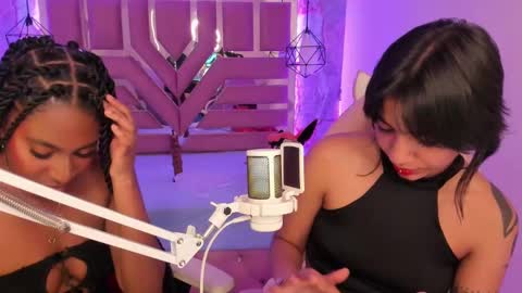 Snapshot of queen_perla_ chatting on March 1, 2025, 4:11 pm online show from March 1, 2025, 4:11 pm