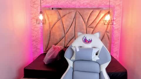 Snapshot of queen_perla_ chatting on March 4, 2025, 11:51 am online show from March 4, 2025, 11:51 am