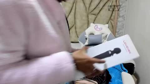 Snapshot of queen_perla_ chatting on March 9, 2025, 1:48 pm online show from March 9, 2025, 1:48 pm