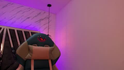 Snapshot of queen_perla_ chatting on September 18, 2025, 11:12 am online show from September 18, 2025, 11:12 am