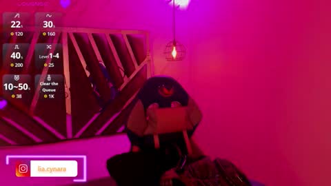 Snapshot of queen_perla_ chatting on October 1, 2025, 11:16 am online show from October 1, 2025, 11:16 am