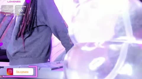 Snapshot of queen_perla_ chatting on October 7, 2025, 12:13 pm online show from October 7, 2025, 12:13 pm