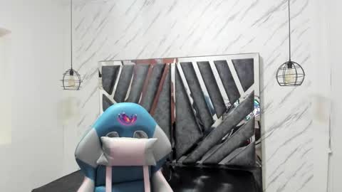 Snapshot of queen_perla_ chatting on October 9, 2025, 11:19 am online show from October 9, 2025, 11:19 am