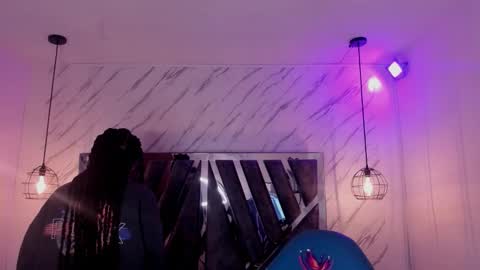 Snapshot of queen_perla_ chatting on October 15, 2025, 11:21 am online show from October 15, 2025, 11:21 am