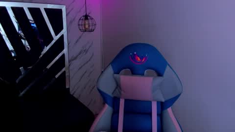 Snapshot of queen_perla_ chatting on October 23, 2025, 11:42 am online show from October 23, 2025, 11:42 am