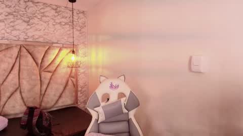 Snapshot of queen_perla_ chatting on November 22, 2025, 11:53 am online show from November 22, 2025, 11:53 am