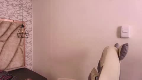 Snapshot of queen_perla_ chatting on December 5, 2025, 11:08 am online show from December 5, 2025, 11:08 am