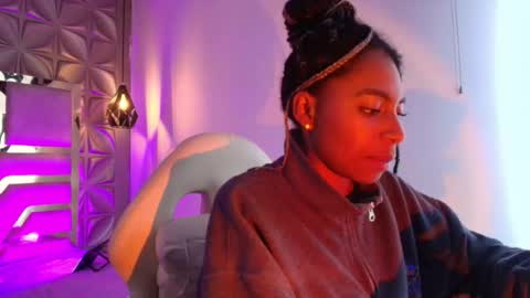 Snapshot of queen_perla_ chatting on January 31, 2026, 7:11 pm online show from January 31, 2026, 7:11 pm