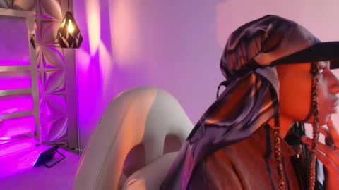 Snapshot of queen_perla_ chatting on February 2, 2026, 11:31 am online show from February 2, 2026, 11:31 am