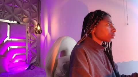 Snapshot of queen_perla_ chatting on February 6, 2026, 11:13 am online show from February 6, 2026, 11:13 am