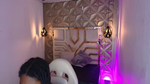 Snapshot of queen_perla_ chatting on February 21, 2026, 11:55 am online show from February 21, 2026, 11:55 am