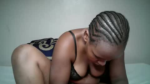 queen_pretty11 online show from May 12, 2026, 10:07 pm