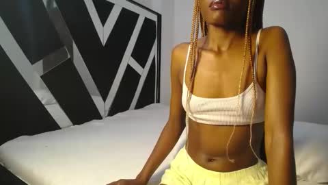 Snapshot of queen_sashavixen chatting on April 24, 2026, 5:21 am queen_sashavixen online show from April 24, 2026, 5:21 am