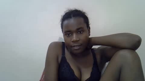 Snapshot of queen_sly chatting on October 11, 2025, 12:04 pm queen_sly online show from October 11, 2025, 12:04 pm