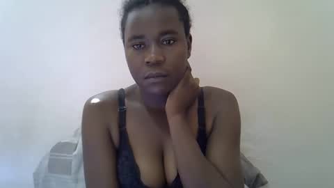 Snapshot of queen_sly chatting on October 12, 2025, 7:18 am queen_sly online show from October 12, 2025, 7:18 am