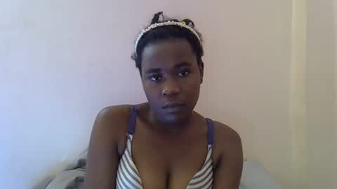 Snapshot of queen_sly chatting on October 15, 2025, 7:52 am queen_sly online show from October 15, 2025, 7:52 am