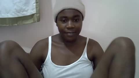 Snapshot of queen_sly chatting on October 15, 2025, 11:05 pm queen_sly online show from October 15, 2025, 11:05 pm