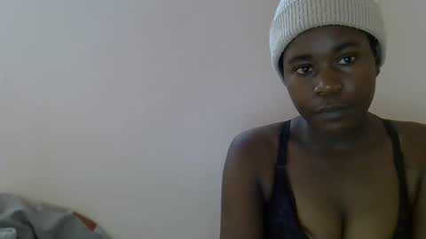 Snapshot of queen_sly chatting on October 17, 2025, 9:23 am queen_sly online show from October 17, 2025, 9:23 am