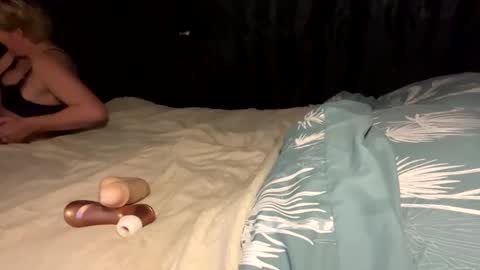 Snapshot of queenbeeangel chatting on January 31, 2026, 7:56 pm Angel online show from January 31, 2026, 7:56 pm