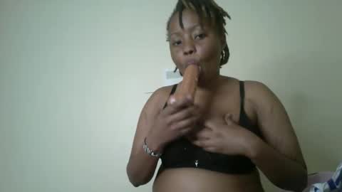 queen online show from November 5, 2025, 9:31 am