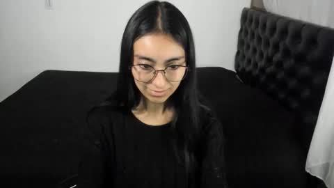 Snapshot of queenbyte_18 chatting on February 15, 2026, 7:51 am queenbyte_18 online show from February 15, 2026, 7:51 am