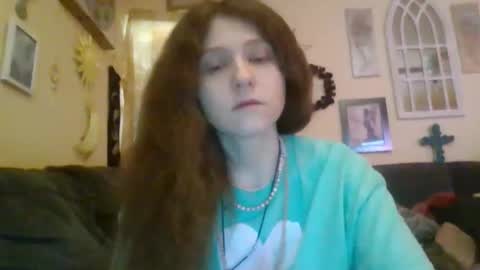 queencrimsonlvx online show from April 30, 2026, 9:15 am