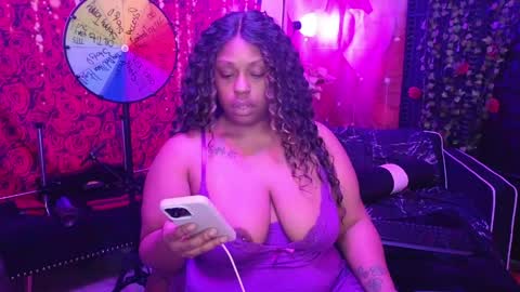 Snapshot of queencroze chatting on April 7, 2026, 12:11 am Queen Cherise Roze online show from April 7, 2026, 12:11 am