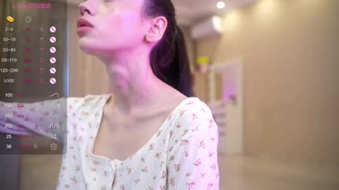 Nelly  INSTA  queenelia  online show from June 5, 2026, 10:43 am