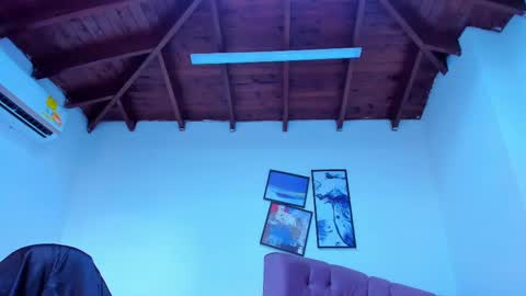 Queen online show from September 24, 2025, 7:06 pm