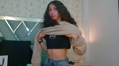 QUEENJEENN online show from March 5, 2026, 6:31 am