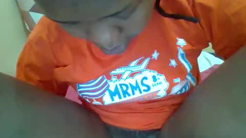 Snapshot of queenleona61 chatting on September 30, 2025, 7:35 am queenleona61 online show from September 30, 2025, 7:35 am