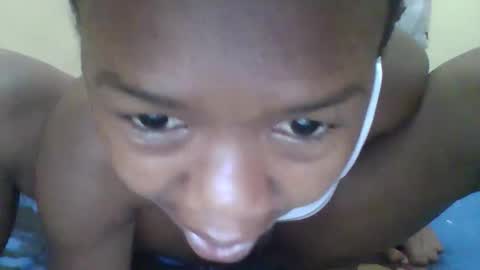 Snapshot of queenleona61 chatting on March 19, 2026, 5:44 am queenleona61 online show from March 19, 2026, 5:44 am