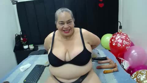 Snapshot of queenmature chatting on February 10, 2026, 7:51 pm VickyBoobss online show from February 10, 2026, 7:51 pm