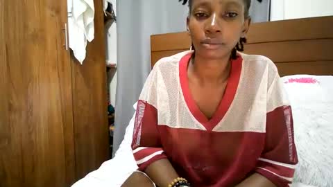 queenmom online show from June 5, 2026, 8:14 pm
