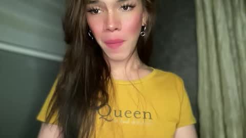 QUEEN online show from November 10, 2025, 7:46 pm