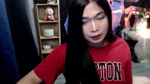 Snapshot of queenofcum169xx chatting on November 14, 2025, 5:00 pm Mikka online show from November 14, 2025, 5:00 pm