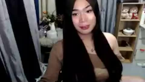 Snapshot of queenofcum169xx chatting on July 7, 2026, 4:44 pm Mikka online show from July 7, 2026, 4:44 pm