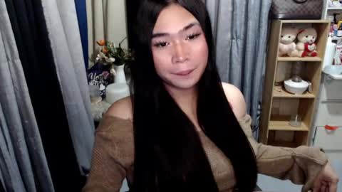 Snapshot of queenofcum169xx chatting on July 10, 2026, 5:15 pm Mikka online show from July 10, 2026, 5:15 pm