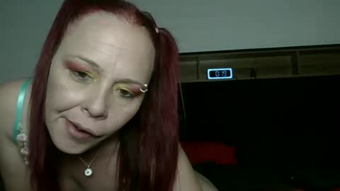 queenofmen69 online show from April 27, 2026, 7:17 am