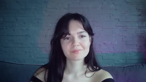 QueenOfModels online show from November 14, 2025, 11:20 am