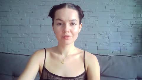 QueenOfModels online show from November 16, 2025, 9:26 am