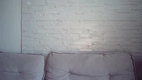 QueenOfModels online show from January 17, 2026, 12:43 pm