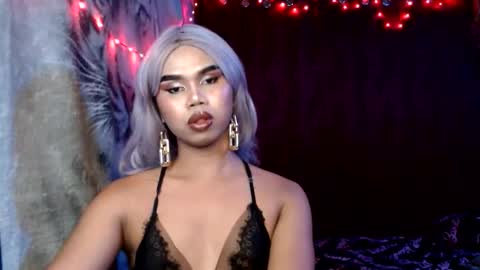 queenpinayebony_xx online show from May 27, 2026, 10:01 am